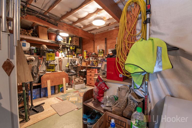 Photo of property in 2 Haratua Place, Springfield, Rotorua, 3015