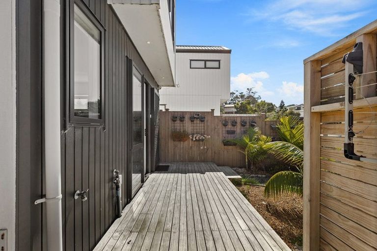 Photo of property in 4a Trengove Place, West Harbour, Auckland, 0618