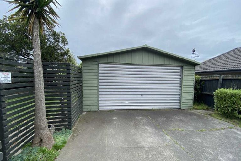 Photo of property in 19 Taupata Street, Redcliffs, Christchurch, 8081