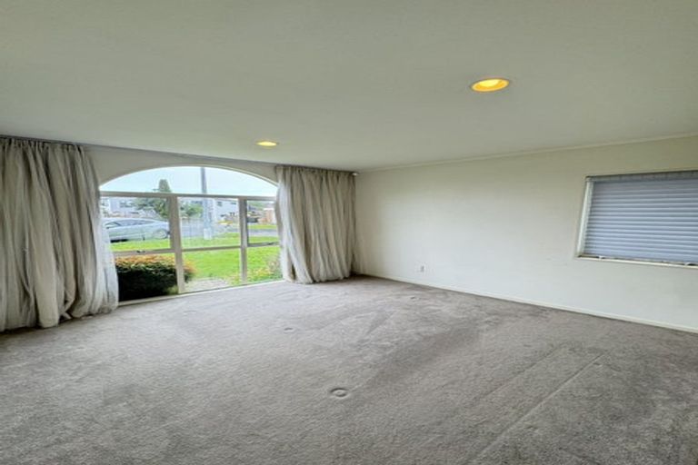 Photo of property in 1/5 Dana Place, Somerville, Auckland, 2014