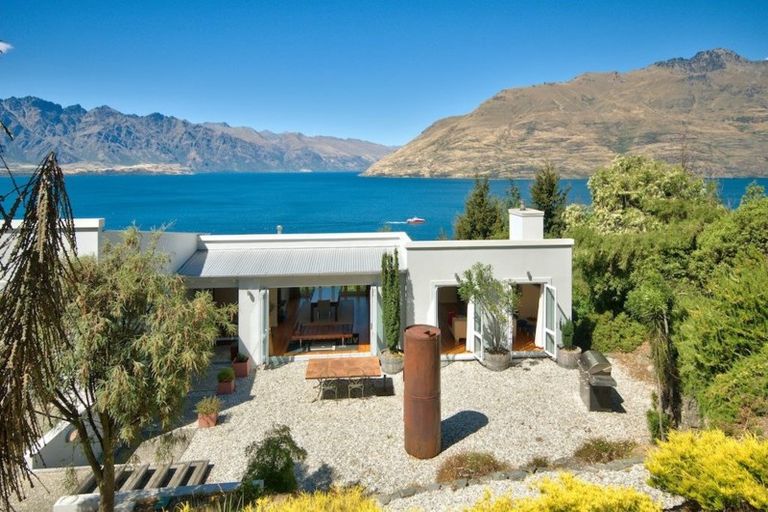 Photo of property in 6 Matau Place, Fernhill, Queenstown, 9300