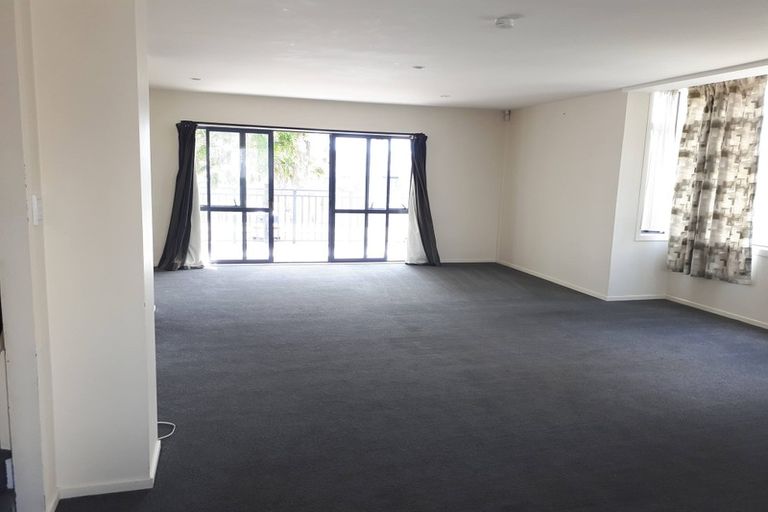 Photo of property in Krisley Court, 7/6 Ambrico Place, New Lynn, Auckland, 0600
