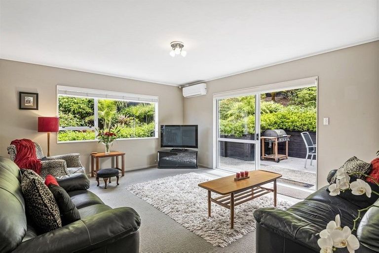 Photo of property in 2/47 Centorian Drive, Windsor Park, Auckland, 0632