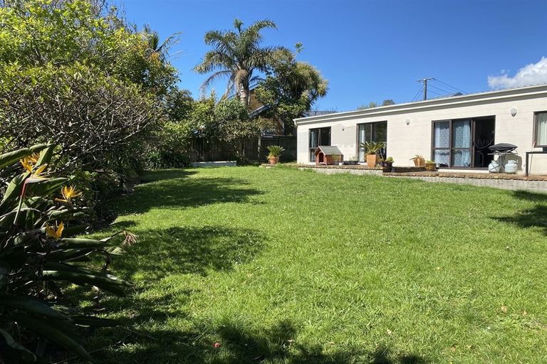 Photo of property in 2/399 East Coast Road, Mairangi Bay, Auckland, 0630