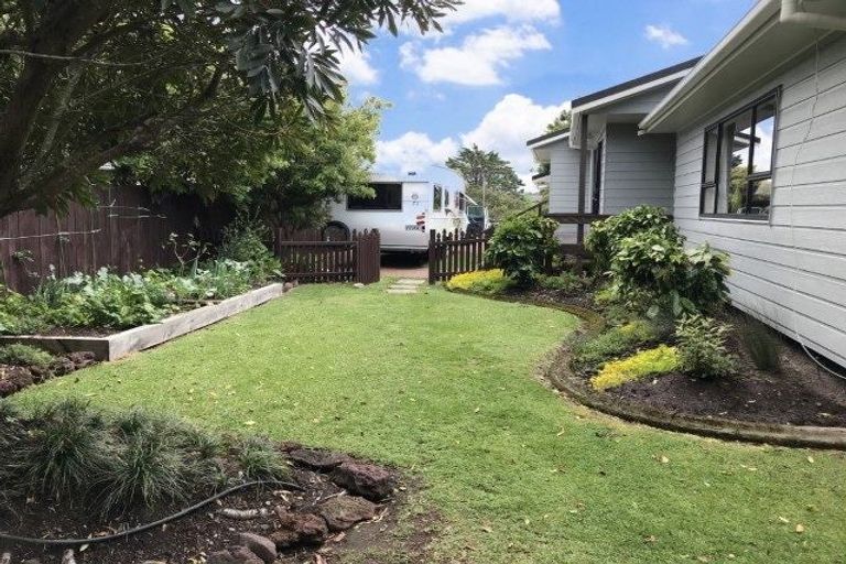 Photo of property in 12 Crampton Court, Orewa, 0931
