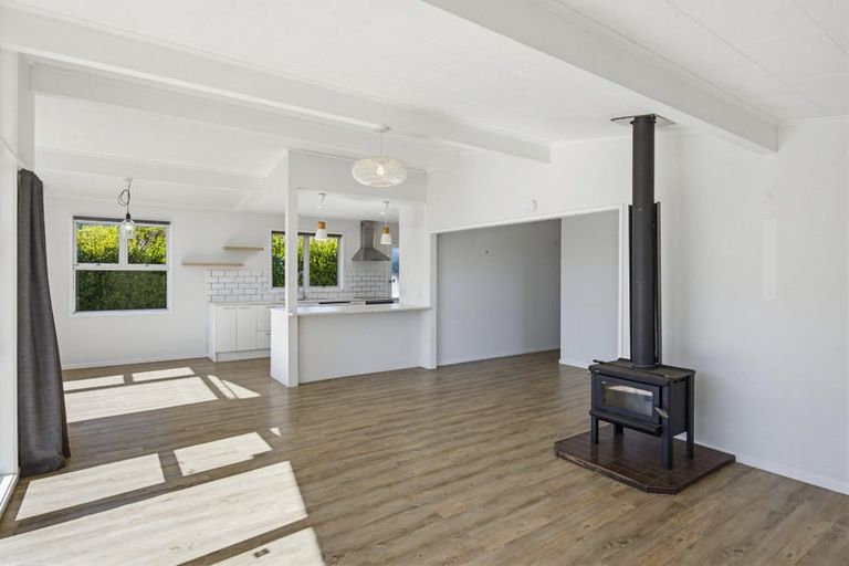 Photo of property in 32 Sylvan Avenue, Waikanae, 5036