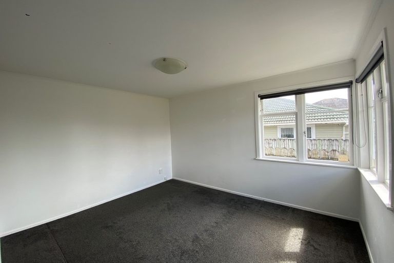 Photo of property in 85 Sturges Road, Henderson, Auckland, 0612