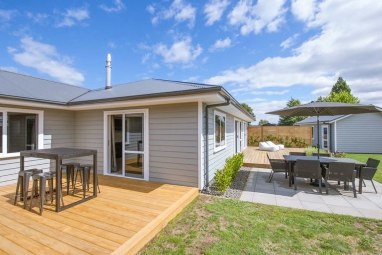 Photo of property in 9 Rogers Place, Kinloch, Taupo, 3377