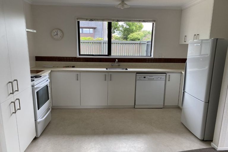 Photo of property in 1/4 Withells Road, Avonhead, Christchurch, 8042