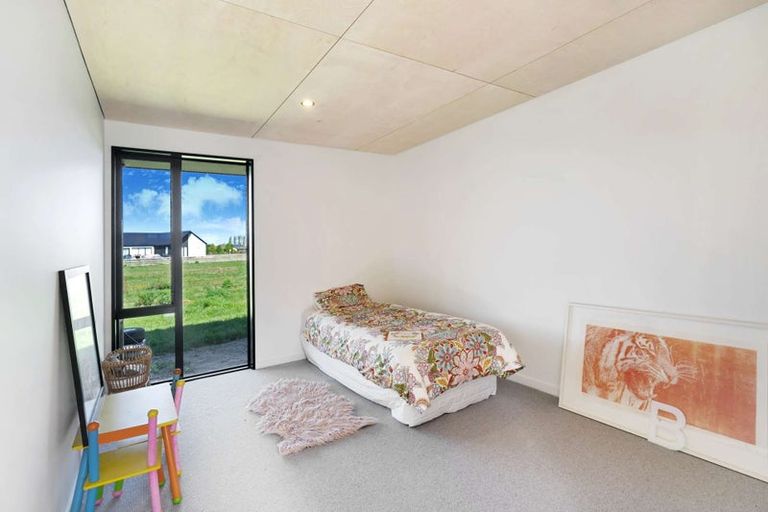 Photo of property in 82 Queens Avenue, Waikuku Beach, 7402