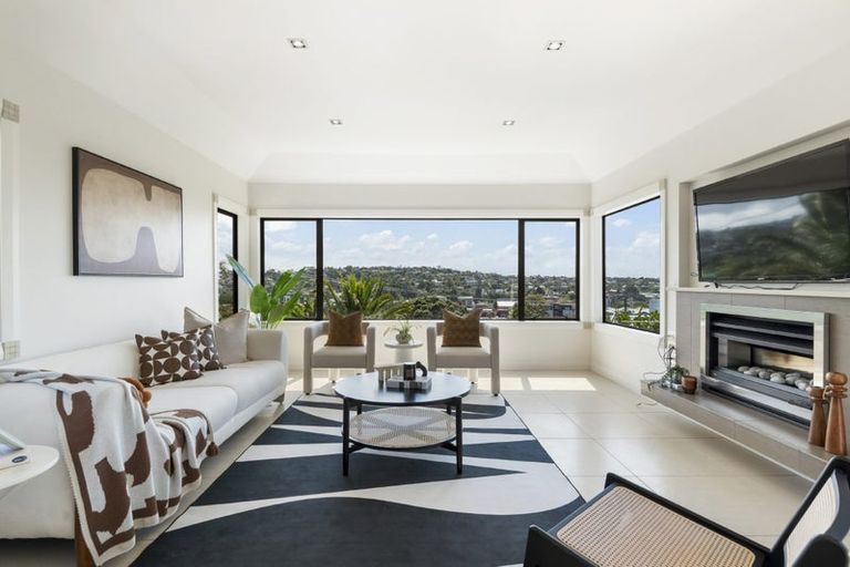 Photo of property in 34 Browns Bay Road, Rothesay Bay, Auckland, 0630