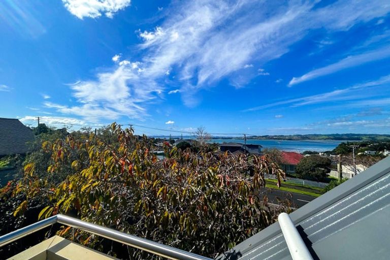 Photo of property in 33 Churchill Road, Cockle Bay, Auckland, 2014