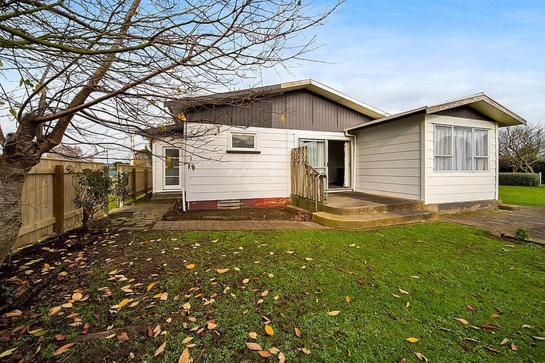 Photo of property in 12 Pitt Street, Normanby, Hawera, 4614