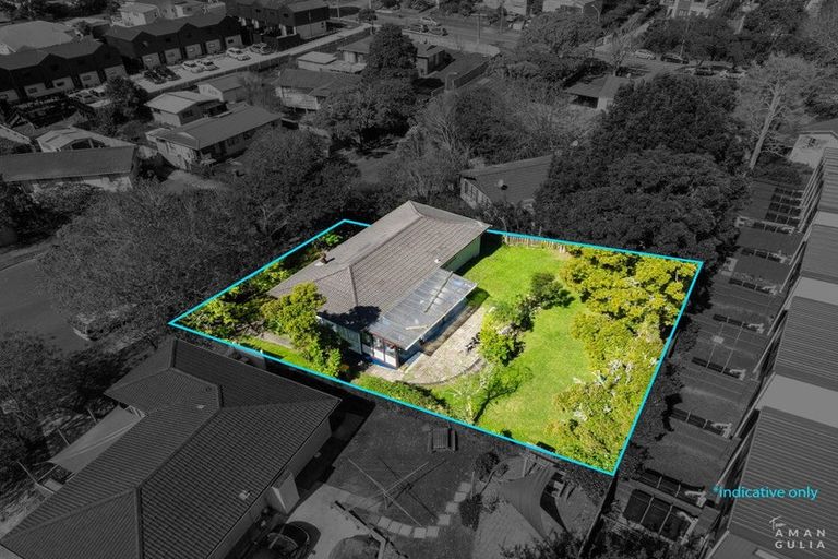 Photo of property in 8 Glucina Place, Glen Eden, Auckland, 0602