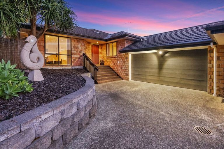 Photo of property in 7 Oratia Drive, Glen Eden, Auckland, 0602