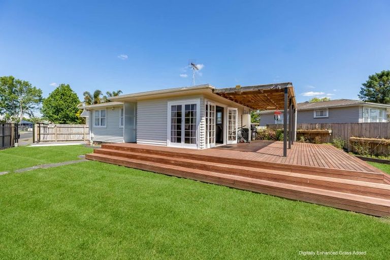 Photo of property in 1/1 Cooper Place, Papakura, 2110