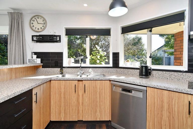 Photo of property in 10 Milesbrook Close, Rangiora, 7400