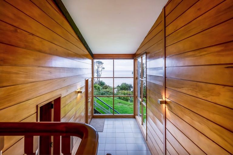 Photo of property in 57 Arapito Road, Titirangi, Auckland, 0604