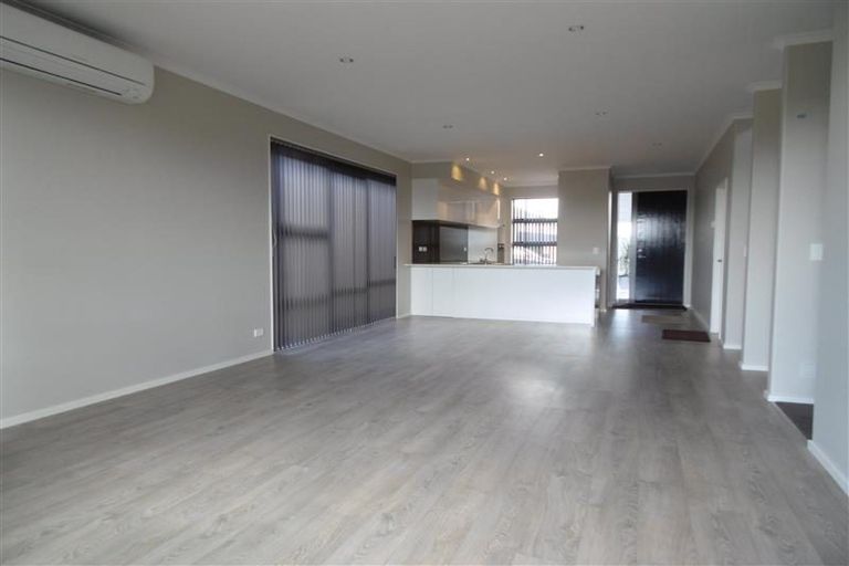 Photo of property in 14 Waiarohia Place, Hobsonville, Auckland, 0616