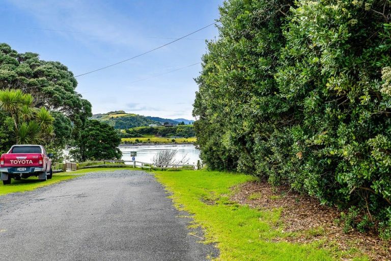 Photo of property in 6 Tokopapa Street, Mokau, 4376