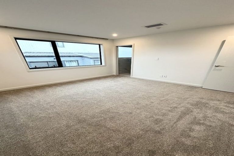 Photo of property in 12 Notre Dame Way, Albany, Auckland, 0632
