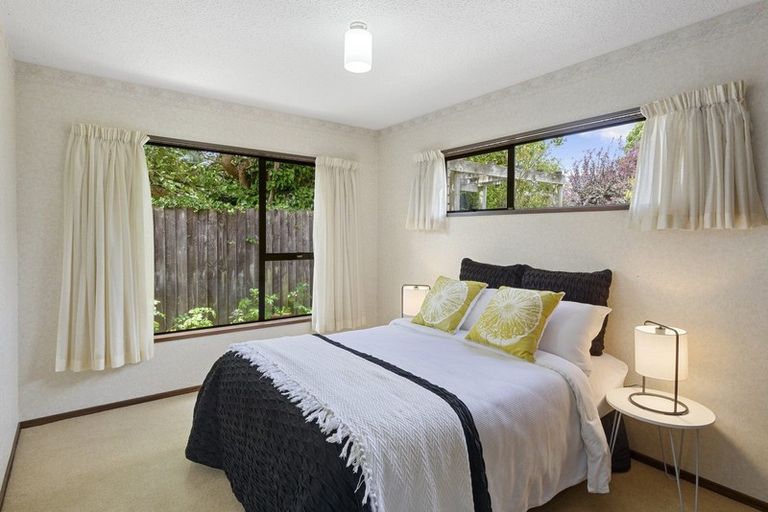 Photo of property in 25 Montclare Avenue, Ilam, Christchurch, 8041