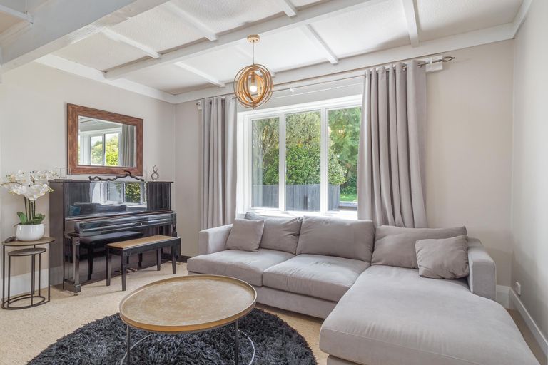 Photo of property in 19 Williams Street, Cambridge, 3434