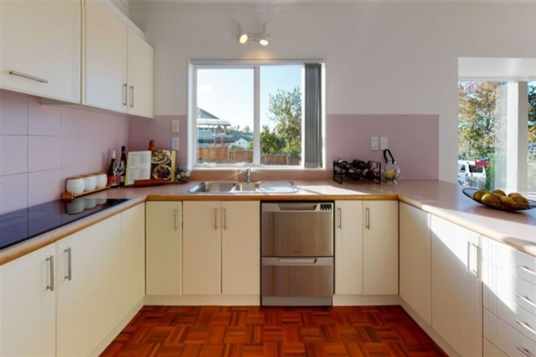 Photo of property in 78 Lagoon Way, West Harbour, Auckland, 0618