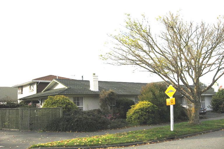 Photo of property in 2 Ashfield Place, Ilam, Christchurch, 8041