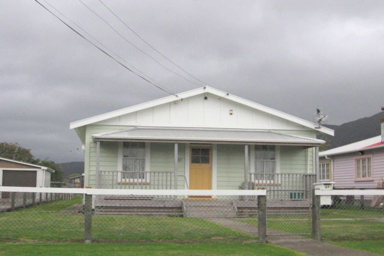 Photo of property in 37 York Street, Moera, Lower Hutt, 5010
