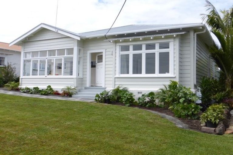 Photo of property in 69 Aramoana Avenue, Devonport, Auckland, 0624
