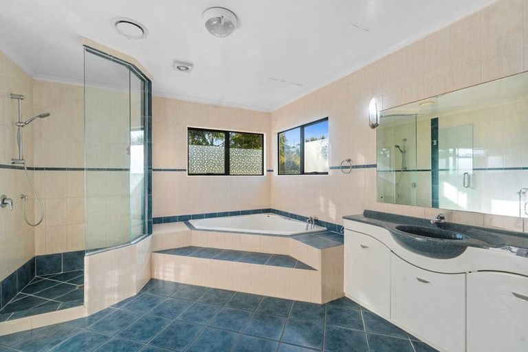 Photo of property in 13 Centennial Place, Campbells Bay, Auckland, 0630