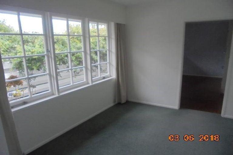 Photo of property in 16 Churton Drive, Churton Park, Wellington, 6037