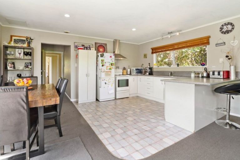 Photo of property in 2 Glenfield Road, Owhata, Rotorua, 3010