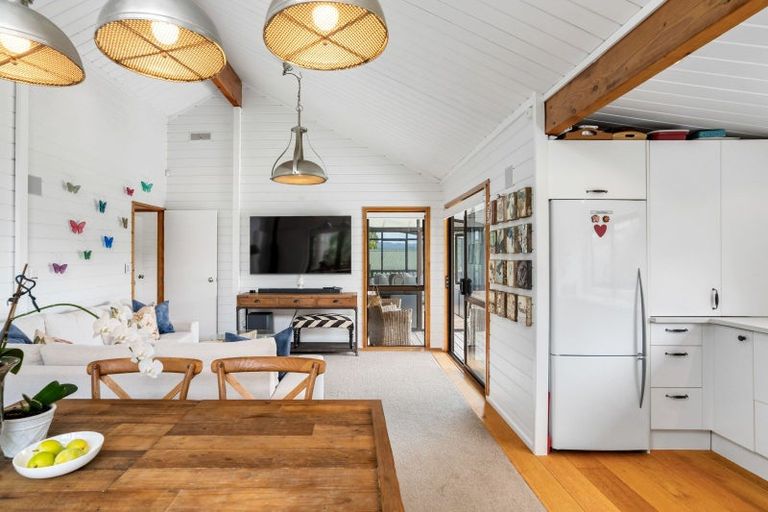 Photo of property in 130 Tirohanga Drive, Whangamata, 3620