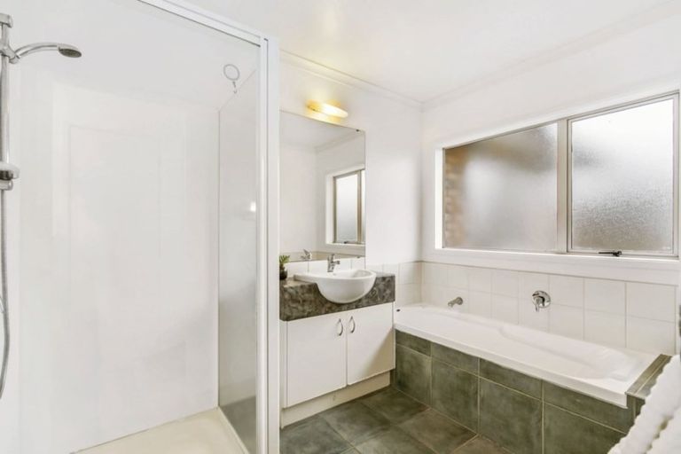 Photo of property in 52 Totara Views Drive, Red Beach, 0932