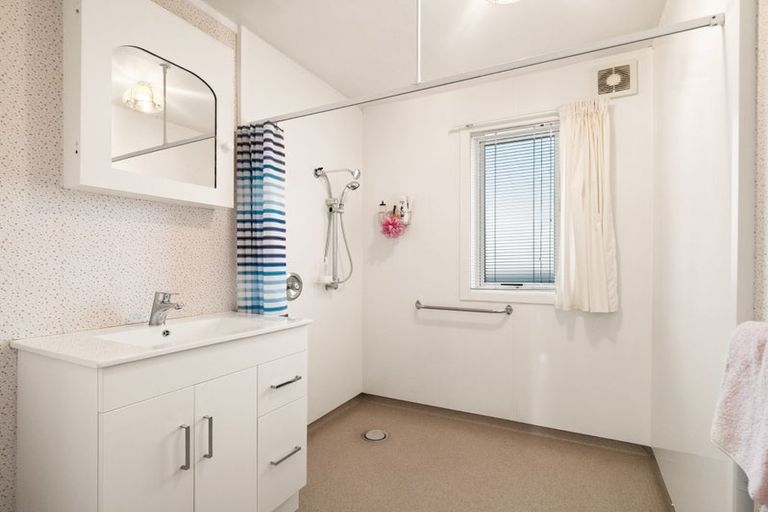 Photo of property in 132 Melbourne Street, South Dunedin, Dunedin, 9012