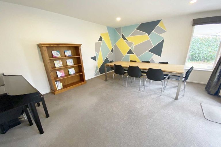 Photo of property in 2/37 Avonhead Road, Avonhead, Christchurch, 8042