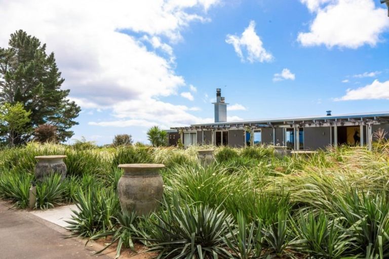 Photo of property in 155 Veale Road, Ridgewood, New Plymouth, 4371