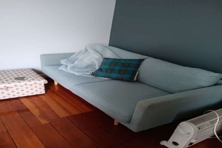 Photo of property in 22 Hawker Street, Mount Victoria, Wellington, 6011