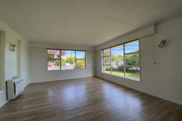 Photo of property in 2/132 Roydvale Avenue, Burnside, Christchurch, 8053