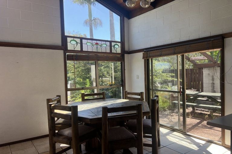 Photo of property in 96 Becroft Drive, Forrest Hill, Auckland, 0620