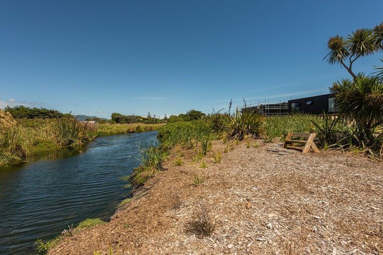 Photo of property in 38 Kapiti Lane, Otaki Beach, Otaki, 5512