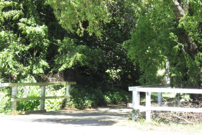 Photo of property in 16 Paisley Street, Sumner, Christchurch, 8081