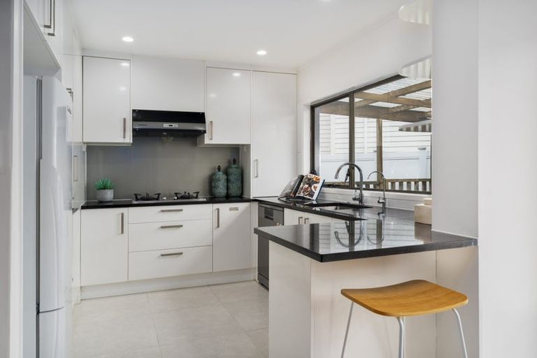 Photo of property in 40 Tudor Road, Henderson, Auckland, 0610