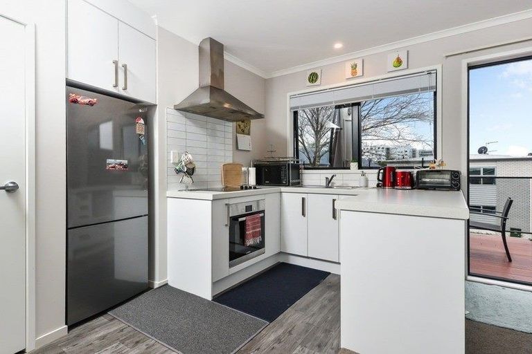 Photo of property in 3/16 Jones Crescent, Melville, Hamilton, 3206