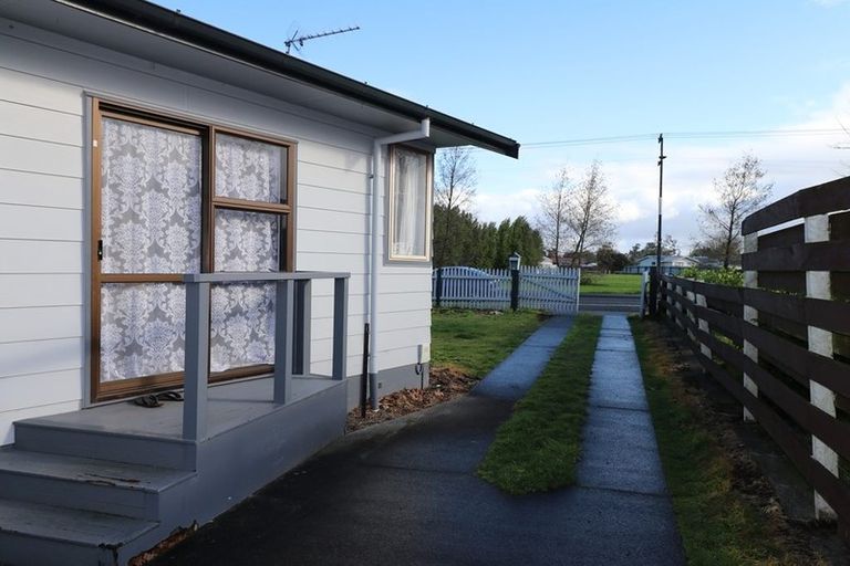 Photo of property in 95 Collins Road, Melville, Hamilton, 3206