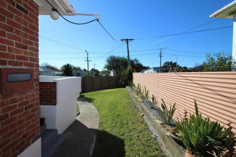 Photo of property in 8 Croydon Road, New Lynn, Auckland, 0600