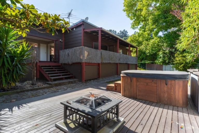 Photo of property in 676 Main Road North, Te Marua, Upper Hutt, 5018