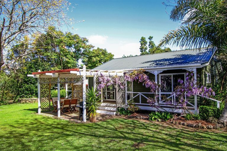Photo of property in 16 Kendall Road, Kerikeri, 0230